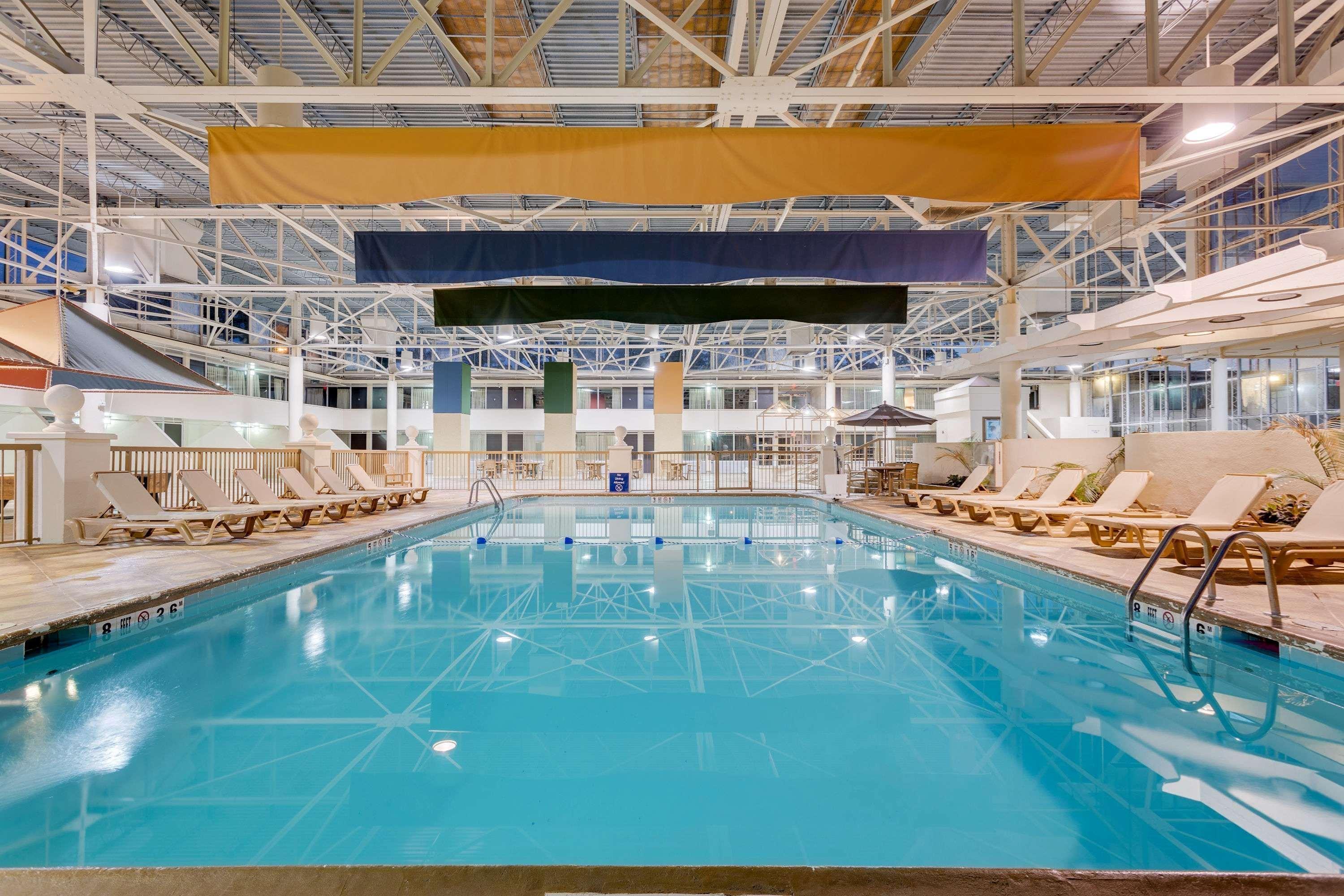 Days Inn By Wyndham Montgomery Near Aum 外观 照片