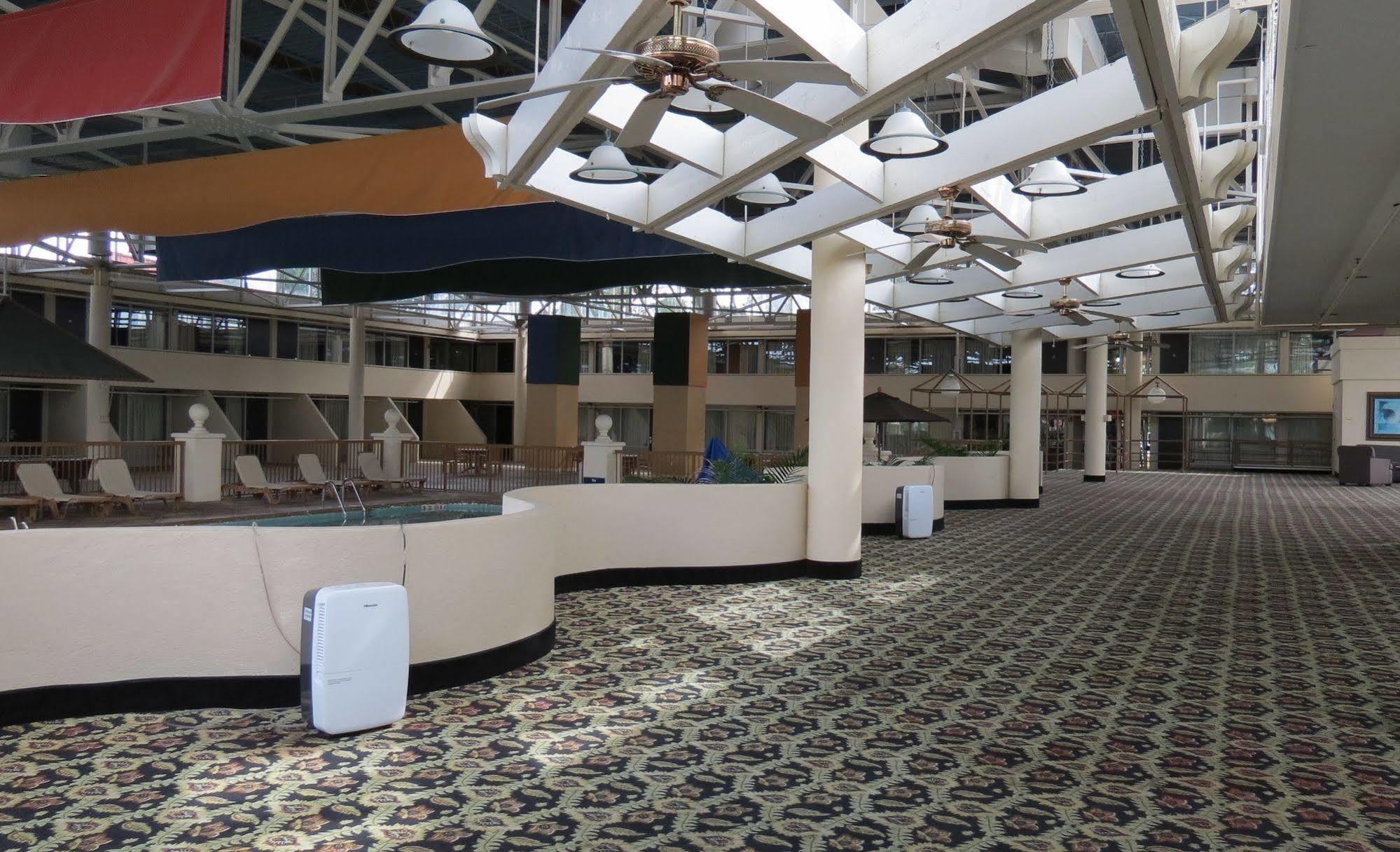 Days Inn By Wyndham Montgomery Near Aum 外观 照片